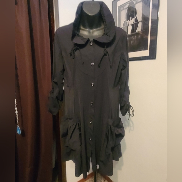 Chic Black Women's Versatile Wardrobe Piece - Picture 3 of 10